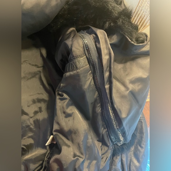 Cropped Black Leather Bomber Jacket w/ FULL Removable Fur Lining – Made in Korea - Picture 4 of 11